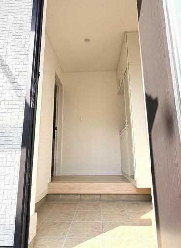 さいたま市桜区栄和6丁目中古戸建 現地写真（玄関）