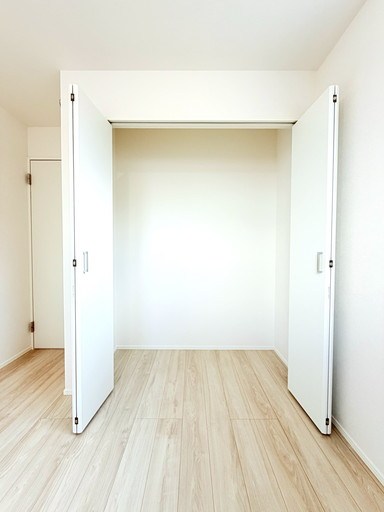 さいたま市南区鹿手袋１丁目新築戸建　全2棟　2号棟 内観写真（収納）