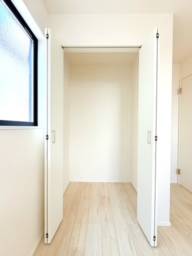 さいたま市南区鹿手袋１丁目新築戸建　全2棟　2号棟 内観写真（収納）