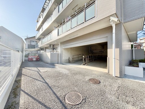 シティライブ戸田公園 共用部写真（駐車場）