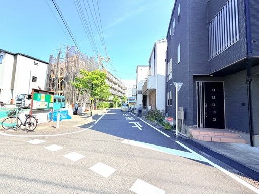 さいたま市南区曲本４丁目中古戸建 現地写真（前面道路含む現地写真）