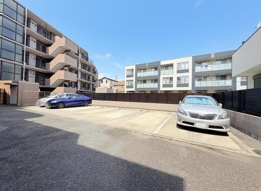 イトーピア武蔵浦和 共用部写真（駐車場）