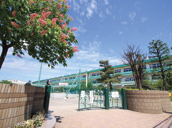 レジデンシャル戸田公園ザ・マークフィールド 小学校