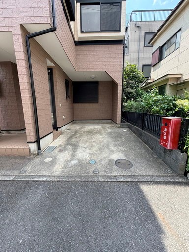 戸田市下前２丁目中古戸建 現地写真（駐車場）