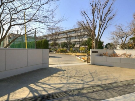 蕨北町リハイム二号棟 中学校