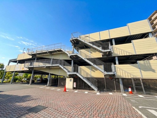 ラミーユ浦和ハイライズファーストキャッスル 共用部写真（駐車場）