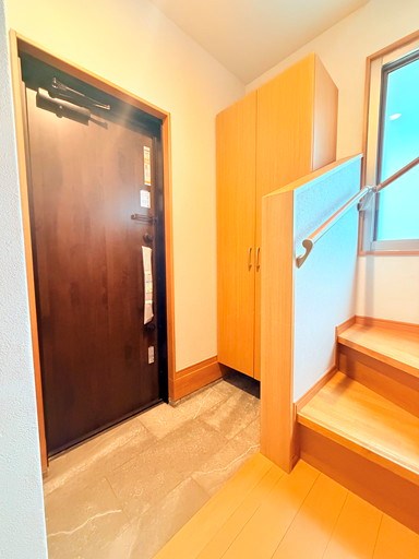 さいたま市浦和区上木崎６丁目中古戸建 現地写真（玄関）