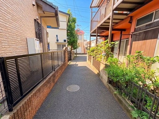 さいたま市浦和区上木崎６丁目中古戸建 現地写真（前面道路含む現地写真）