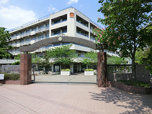 さいたま市浦和区上木崎６丁目中古戸建 中学校