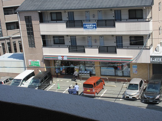小倉南区山手3丁目1期1号棟 コンビニ
