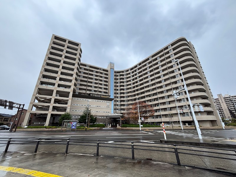 アパガーデンズ万代 外観写真