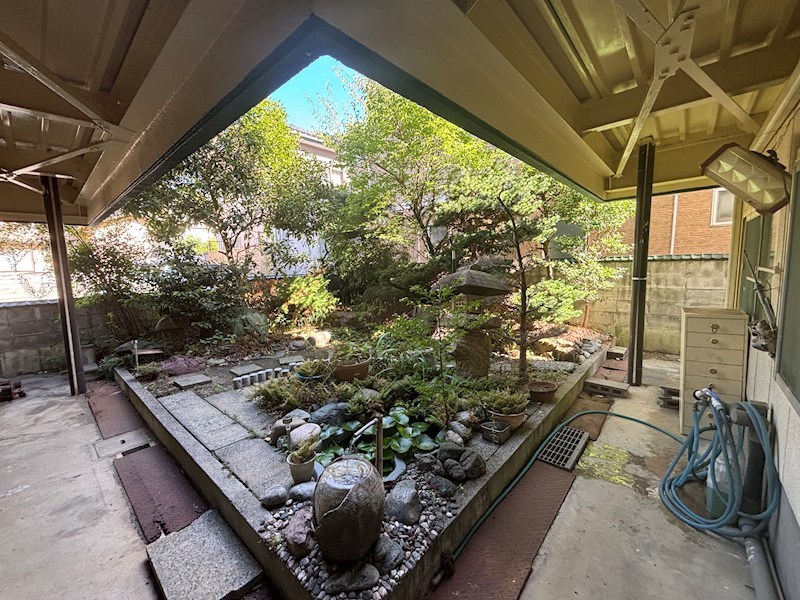 中央区天神2丁目中古住宅  現地写真（庭）