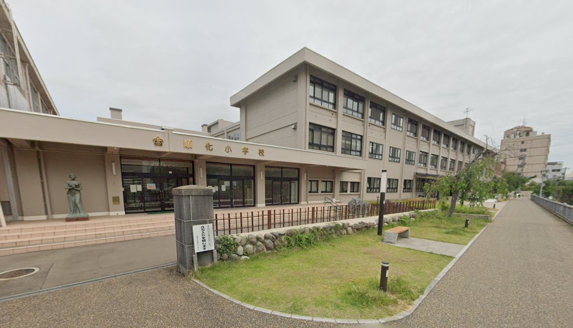 福井市大手二丁目　売ビル 小学校
