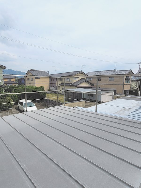 坂井市丸岡町小黒　中古戸建 現地写真（バルコニー）