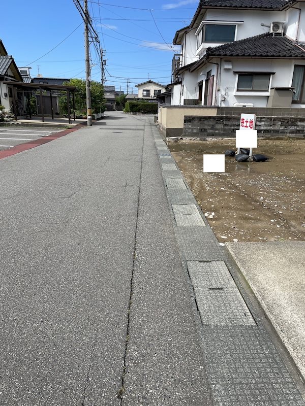 福井市新田塚1丁目　売土地 現地写真（前面道路含む現地写真）