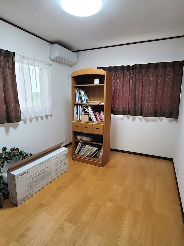 福井市舟橋黒竜1丁目　中古戸建 内観写真（リビング以外の居室）