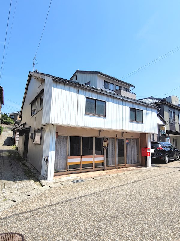 坂井市三国町南本町3丁目　中古戸建 現地写真（前面道路含む現地写真）