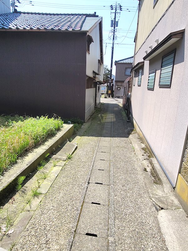 坂井市三国町南本町3丁目　中古戸建 現地写真（前面道路含む現地写真）