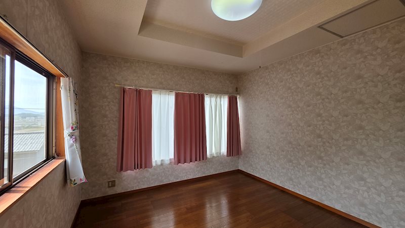 鯖江市西番町　中古戸建 内観写真（リビング以外の居室）