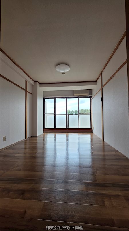 鯖江市糺町　売マンション 内観写真（リビング）