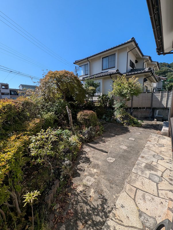 神奈川県厚木市森の里３丁目 現地写真（庭）