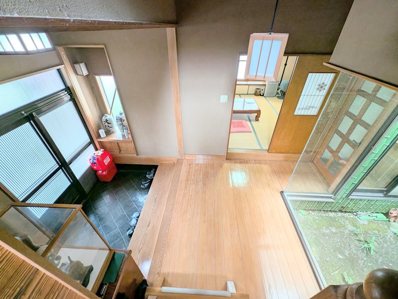 神奈川県厚木市森の里３丁目 現地写真（玄関）