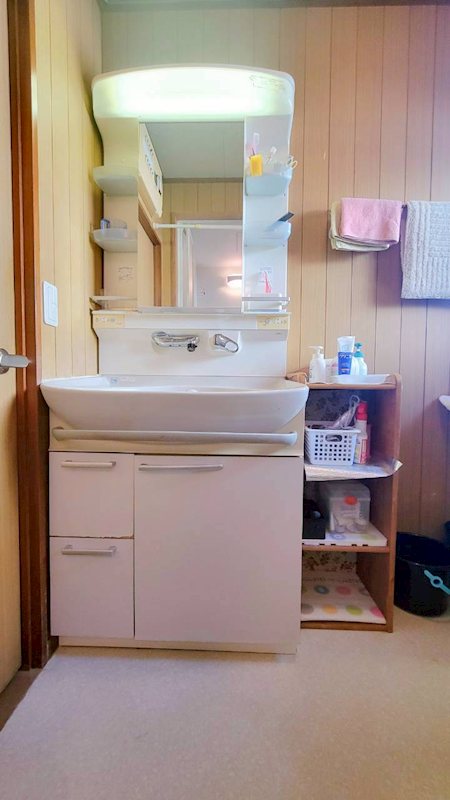 神奈川県中郡二宮町富士見が丘１丁目 内観写真（洗面台・洗面所）