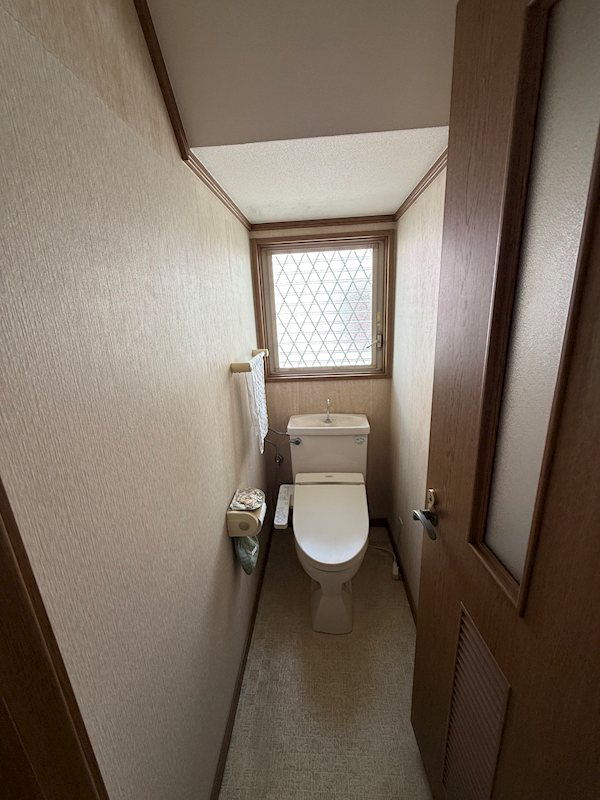 神奈川県平塚市公所 内観写真（トイレ）