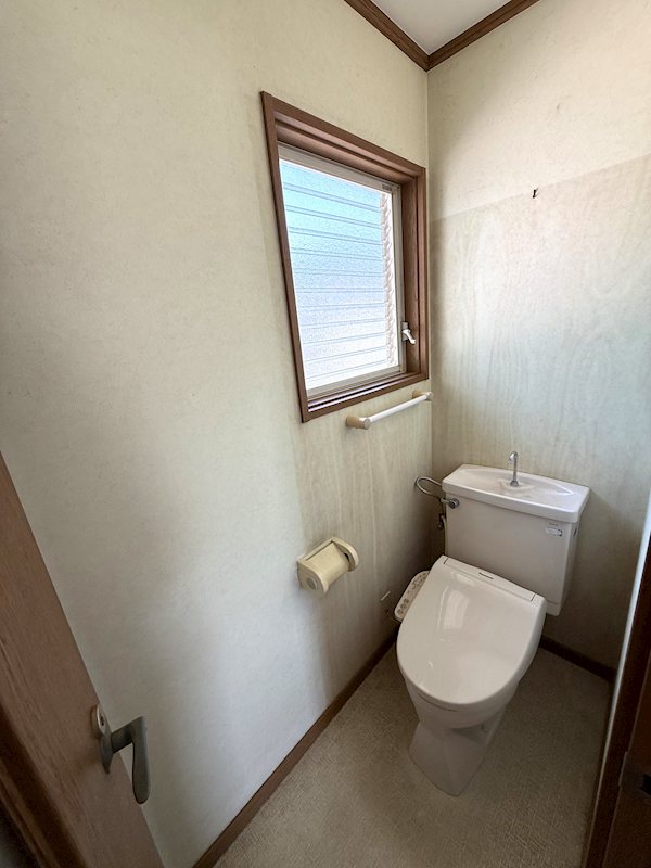 神奈川県平塚市公所 内観写真（トイレ）