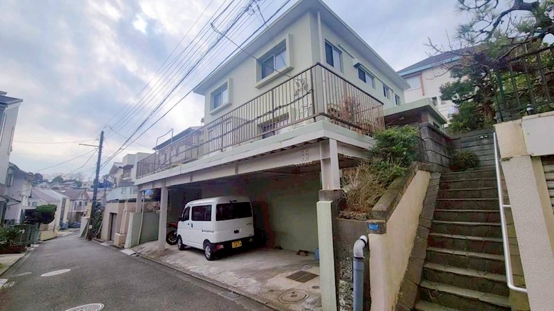 神奈川県横浜市泉区白百合２丁目 現地写真（駐車場）