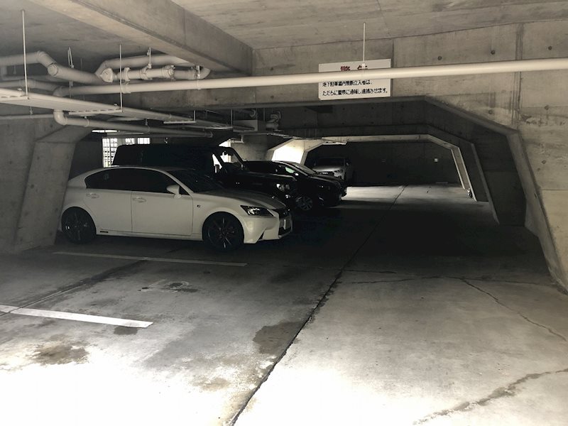 ライオンズマンション星ヶ丘 共用部写真（駐車場）