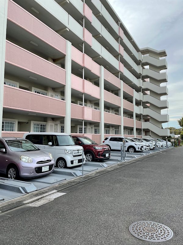 藤沢市　区分マンション 共用部写真（駐車場）