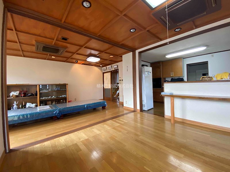 南半田 中古住宅(6LDK) 内観写真（リビング）