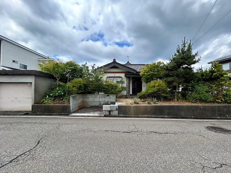 朝日が丘　古家付土地（解体更地相談可） 現地写真