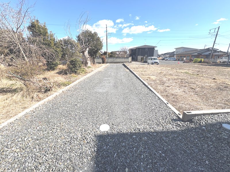 【常陸太田市磯部町　中古住宅】 現地写真（前面道路含む現地写真）