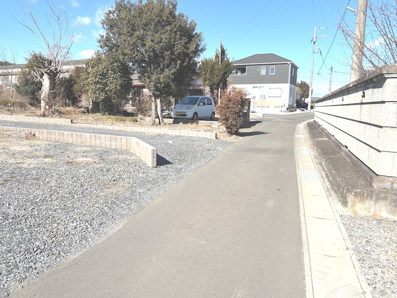 【常陸太田市磯部町　中古住宅】 現地写真（前面道路含む現地写真）