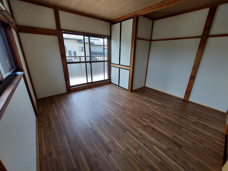 石岡市若松３丁目　【中古住宅】 内観写真（子供部屋）