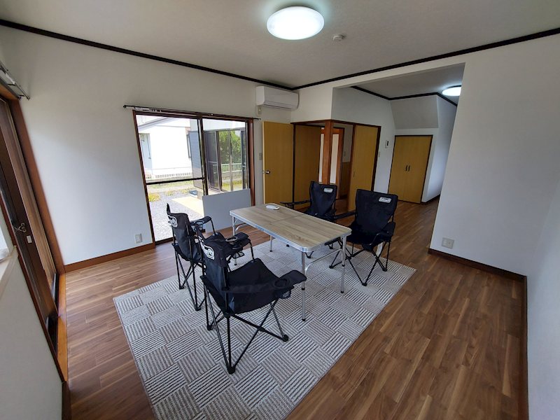 石岡市若松３丁目　【中古住宅】 内観写真（リビング）