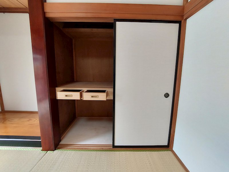 石岡市若松３丁目　【中古住宅】 内観写真（収納）