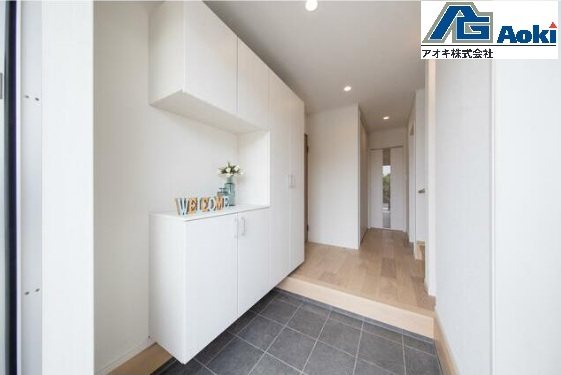 【モデルハウス】　小美玉市羽刈 現地写真（玄関）