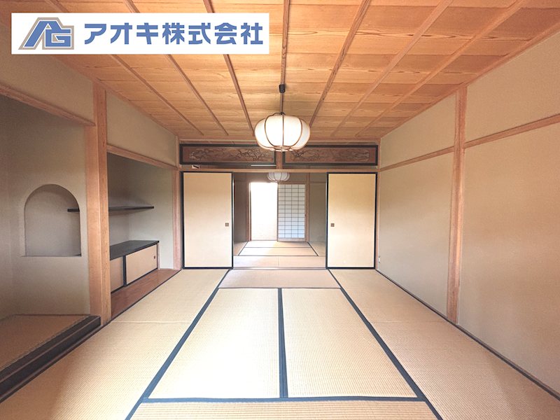 石岡市旭台　【中古住宅】 内観写真（リビング以外の居室）