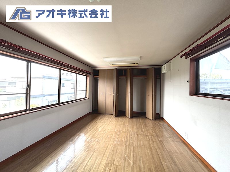 石岡市旭台　【中古住宅】 内観写真（リビング以外の居室）