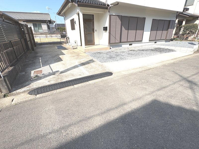 石岡市若松3丁目　【中古住宅】 現地写真（駐車場）