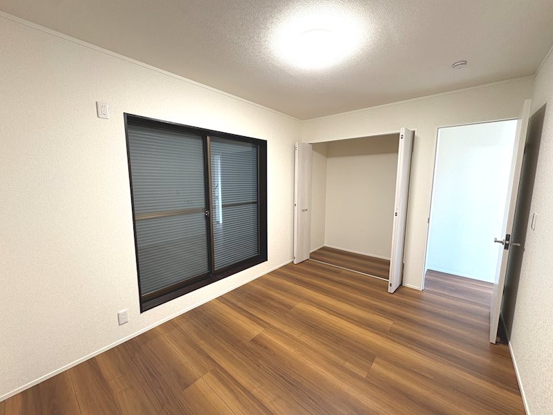 石岡市若松3丁目　【中古住宅】 内観写真（子供部屋）