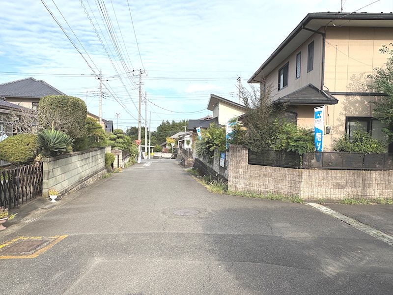 石岡市茨城2丁目　【中古住宅】 現地写真（前面道路含む現地写真）