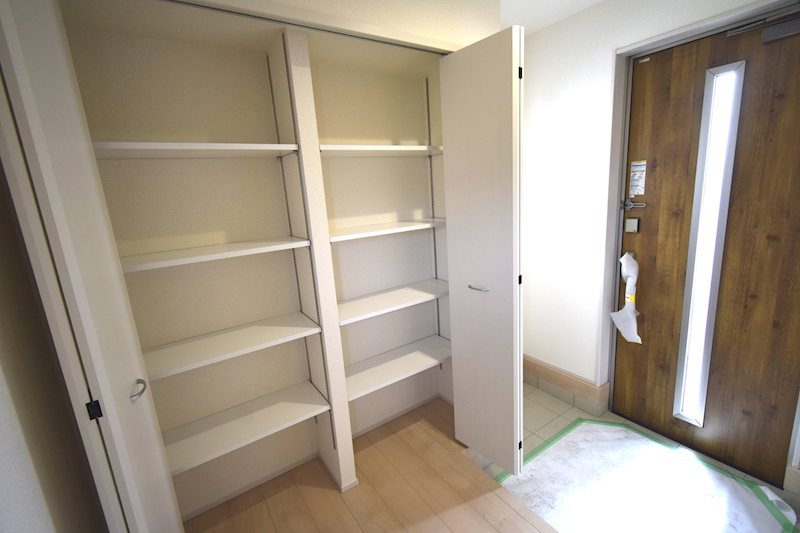 【最終1棟】　小美玉市上玉里第2　 現地写真（玄関）