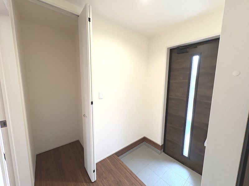 【全3棟】　石岡市府中第1　1号棟 現地写真（玄関）