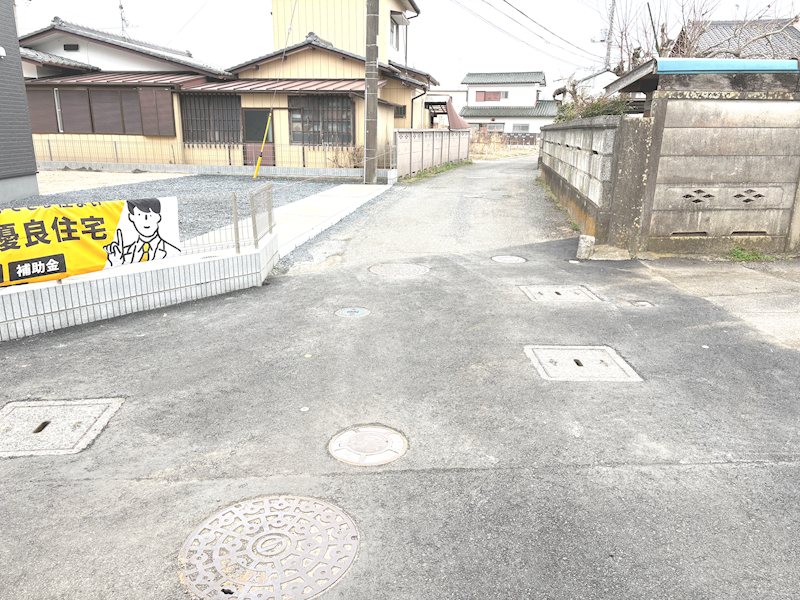 【全3棟】　石岡市府中第1　1号棟 現地写真（前面道路含む現地写真）