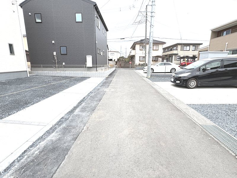 【全3棟】　石岡市府中第1　2号棟 現地写真（前面道路含む現地写真）