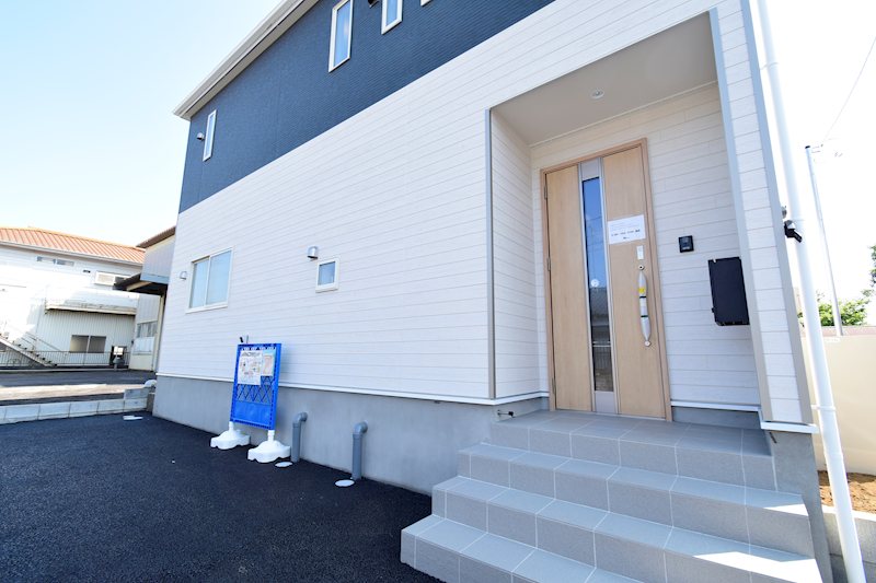 【最終1棟】石岡市鹿の子第１-２号棟  現地写真（玄関）